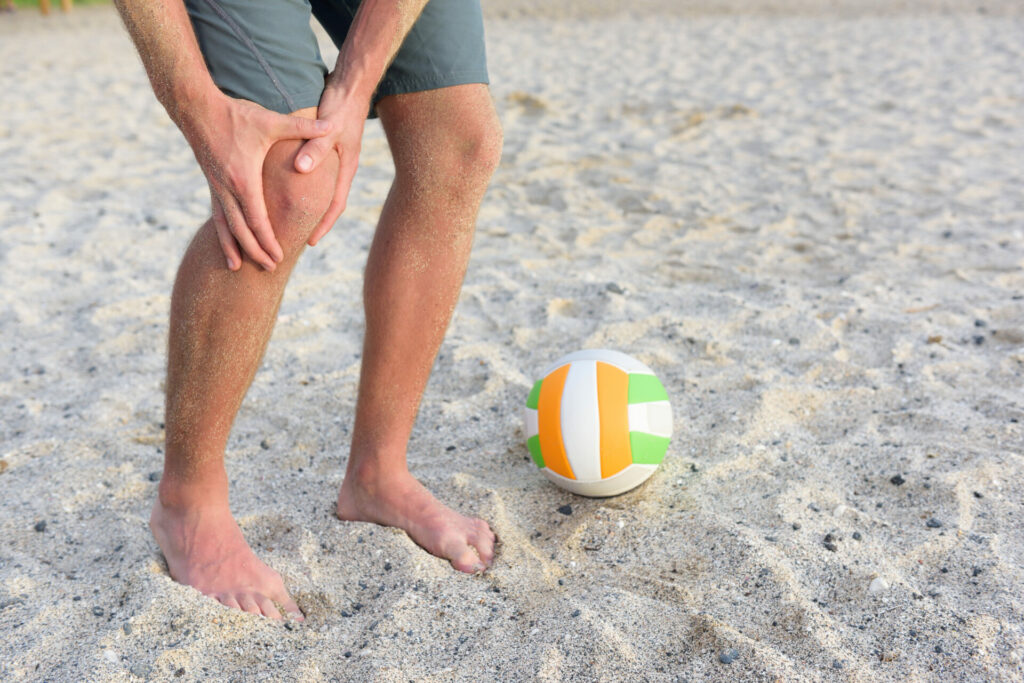 sports knee injury of volleyball player
